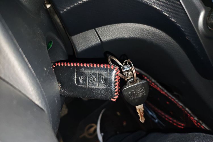 海马 福美来 2015款 1.6L 手动悦尚型中控内饰11