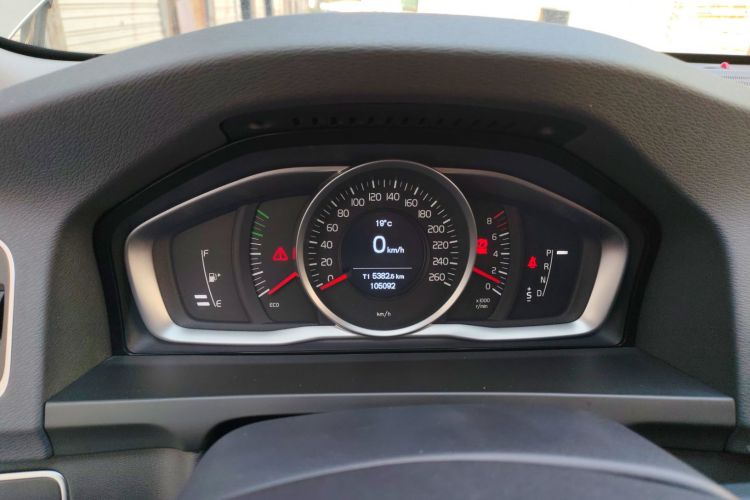 沃尔沃S60 2019款 S60L 改款 T5 智进进阶版中控内饰14