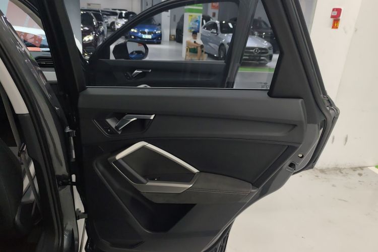奥迪Q3 2023款 35 TFSI 时尚动感型（1.5T）中控内饰7006