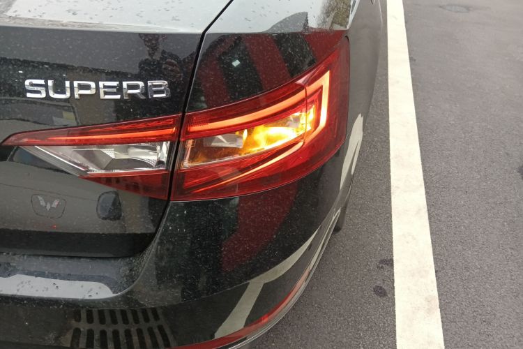 斯柯达 速派 2018款 TSI280 DSG舒适版 国V车身外观6006