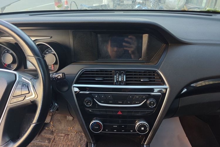 猎豹汽车 猎豹CS10 2015款 2.0T 手动卓越型中控内饰16