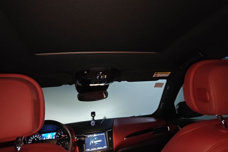 玛莎拉蒂 Levante 2019款 3.0T 标准版 国VI中控内饰22