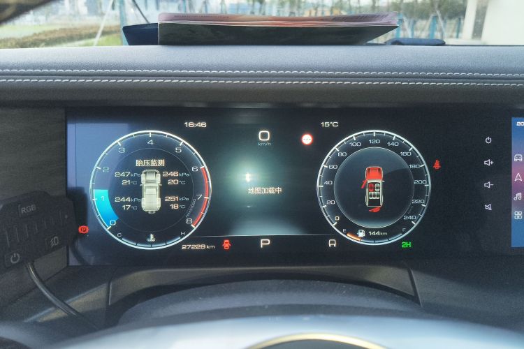 坦克300 2021款 越野版 2.0T 征服者中控内饰14