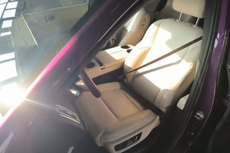 理想汽车 理想L9 2024款 Ultra中控内饰19