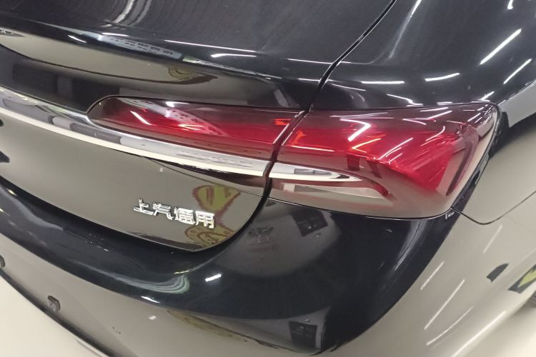 别克 君越 2022款 552T 豪华型车身外观9