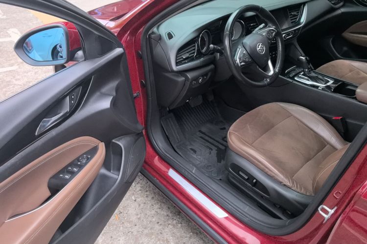 别克 君威 2017款 20T 豪华型中控内饰7003