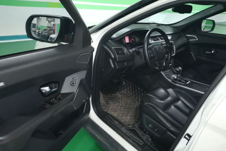 陆风X7 2015款 2.0T 全景尊贵版中控内饰7003