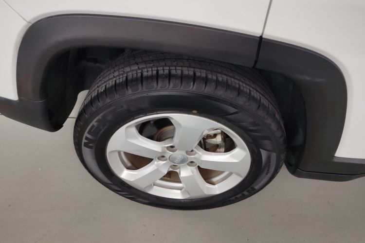 Jeep 指南者 2020款 220T 自动精英版车身外观6002