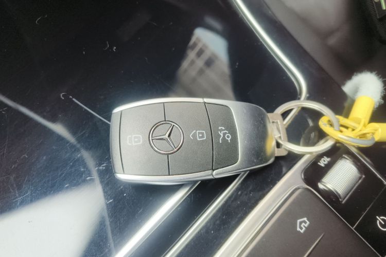 奔驰C级 2019款 C 260 运动版 4MATIC中控内饰7001