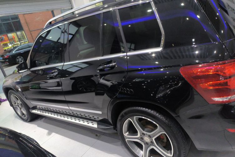 奔驰GLK级 2015款 GLK 300 4MATIC 时尚型 极致版车身外观4
