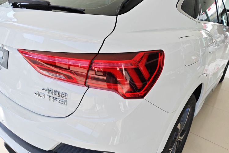 奥迪Q3 Sportback 2020款 40 TFSI 时尚型车身外观9