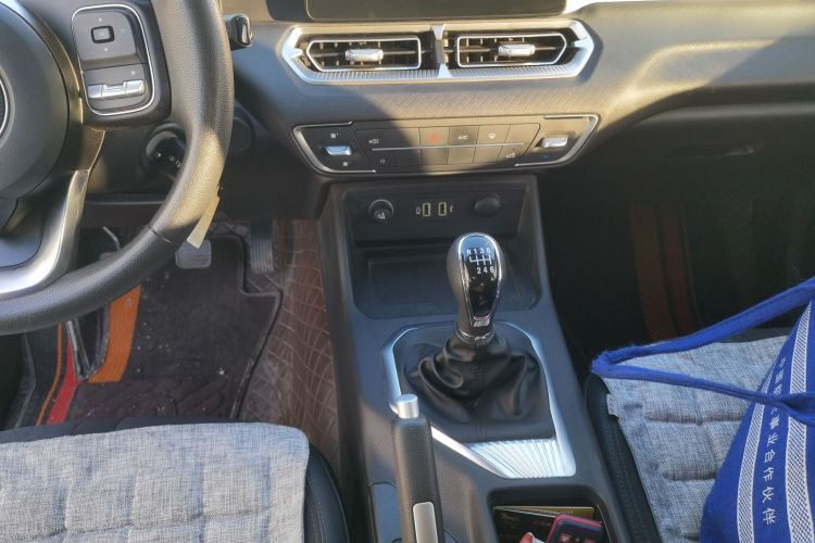 长城 金刚炮 2022款 2.0T手动柴油两驱精英型长箱GW4D20M中控内饰18