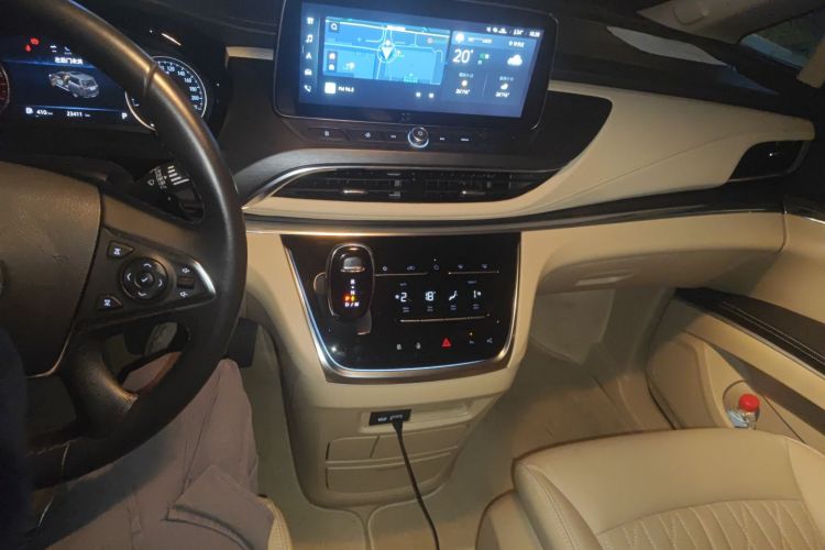 别克GL8 2023款 陆上公务舱 智慧尊贵型中控内饰16