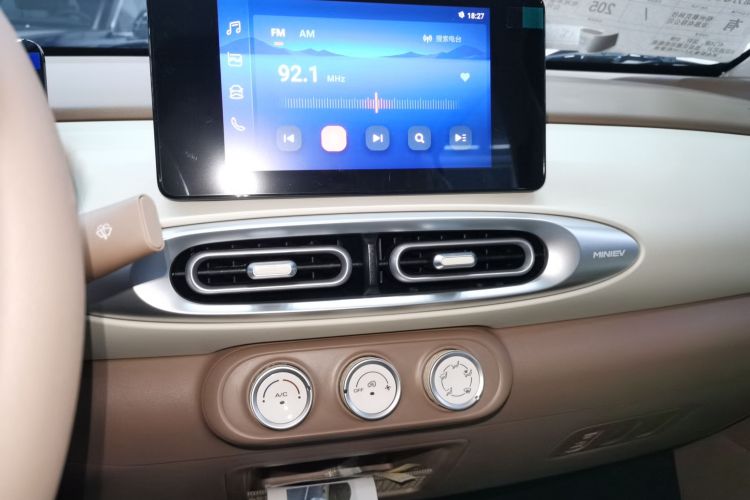 五菱汽车 宏光MINIEV 2025款 四门版 臻享+款中控内饰16