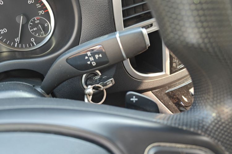 奔驰 威霆 2018款 2.0T 精英版 7座 国V局部细节18