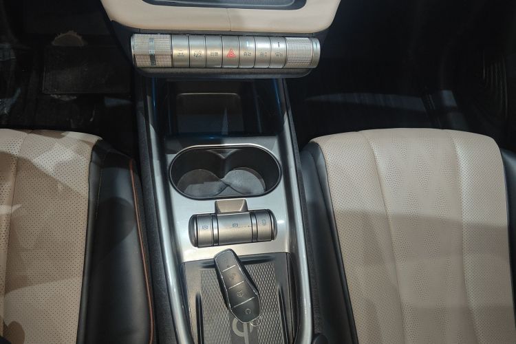 比亚迪 海豚 2023款 420km 时尚版中控内饰18