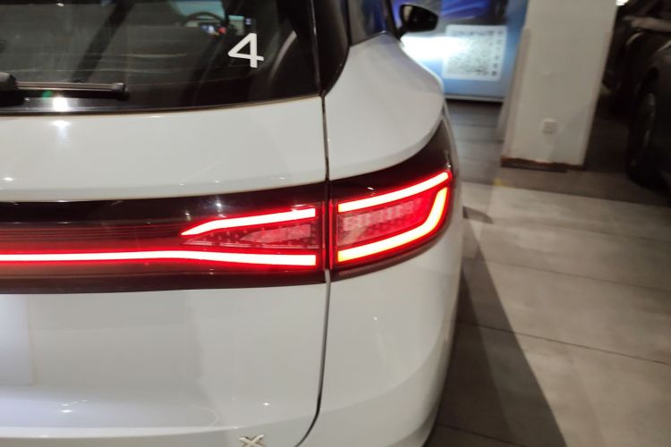 大众 ID.4 X 2021款 Pure+ 纯净长续航版车身外观9