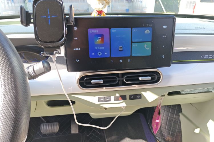 吉利银河 2025款 210km 熊猫骑士中控内饰16