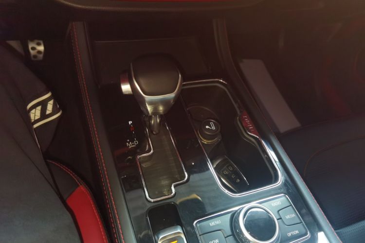 北京BJ40 2018款 PLUS 2.3T 自动四驱旗舰版 国V局部细节18