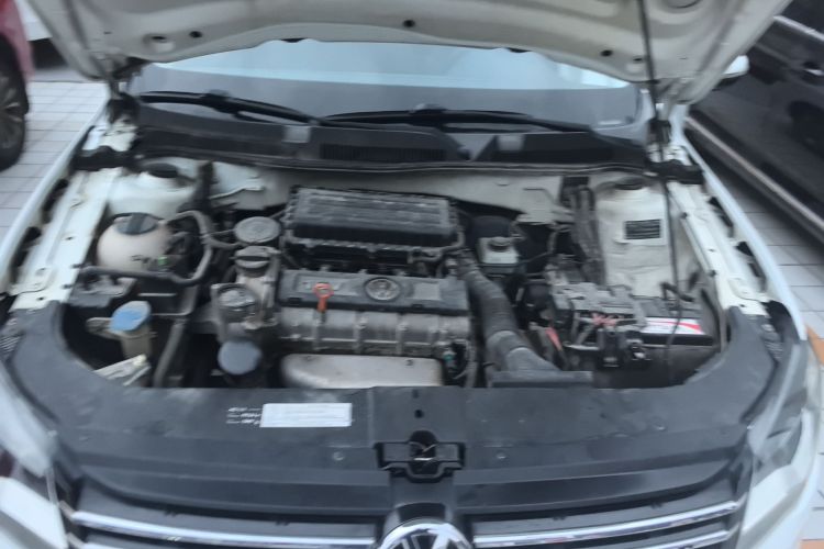 大众 宝来 2014款 1.6L 自动舒适型机舱底盘24