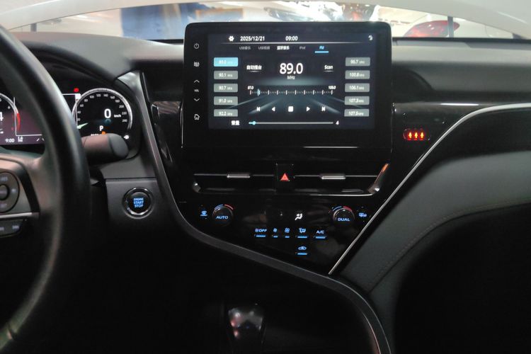 丰田 凯美瑞 2021款 2.5G 豪华版中控内饰16