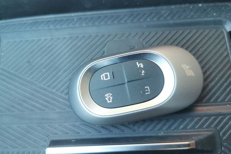 捷途山海L7 2024款 1.5T 120km ULTRA 7座中控内饰11