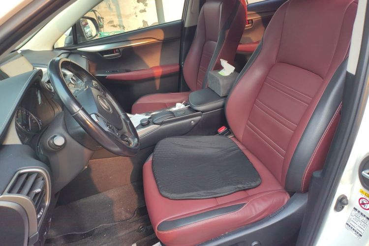 雷克萨斯NX 2015款 300h 前驱 锋尚版中控内饰19