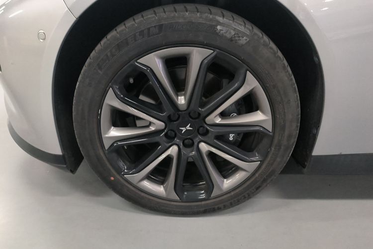 小鹏P7 2022款 480E车身外观6007