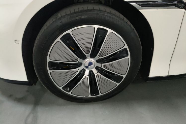 腾势Z9GT 2024款 1100四驱Max版车身外观6007