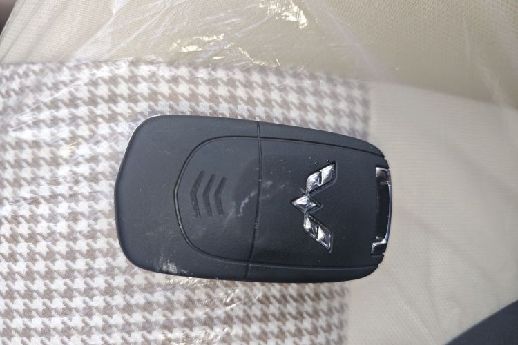 五菱汽车 宏光MINIEV 2025款 四门版 进阶款中控内饰11