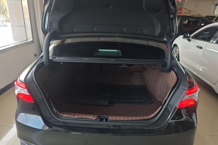 丰田 凯美瑞 2021款 2.5G 豪华版机舱底盘23