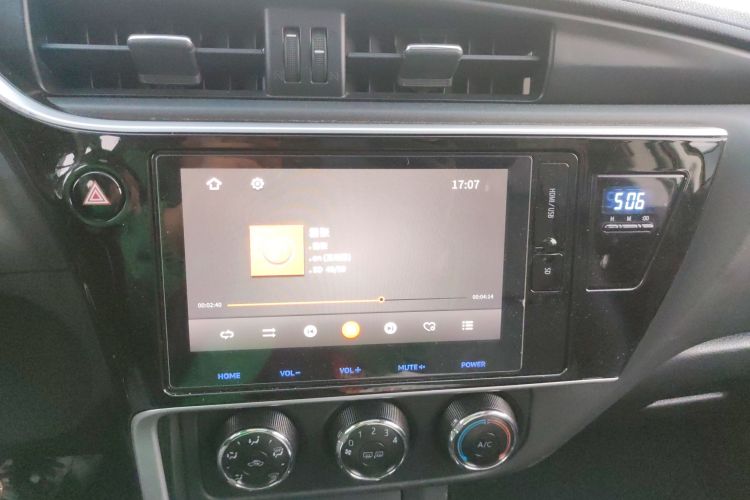 丰田 卡罗拉 2017款 改款 1.2T S-CVT GL-i中控内饰16