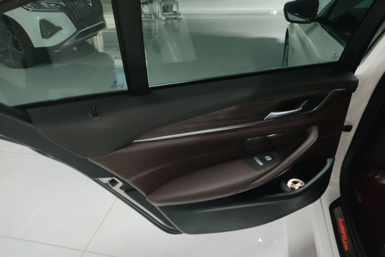 宝马5系 2018款 530Li 领先型 豪华套装中控内饰7003