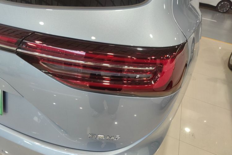 鸿蒙智行 问界M7 2024款 1.5T 智驾四驱Pro版 5座车身外观9