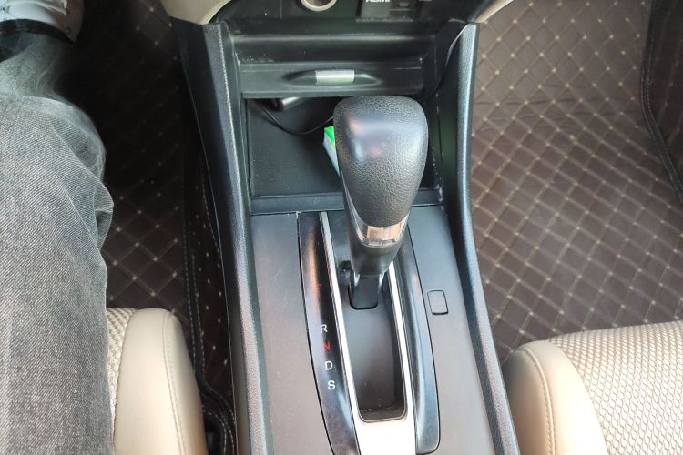 本田 杰德 2013款 1.8L 自动舒适版 5座中控内饰18