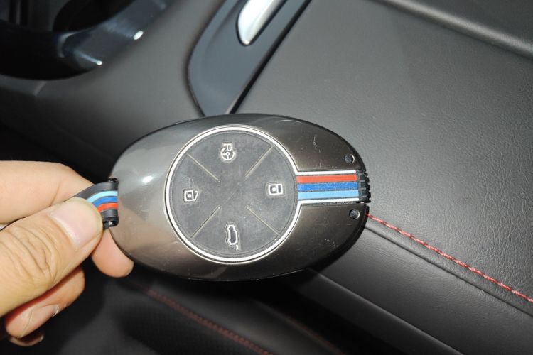 小鹏P7 2020款 670N中控内饰11