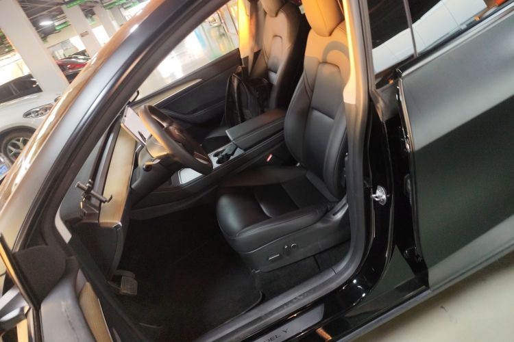 特斯拉 Model Y 2021款 长续航全轮驱动版 3D7局部细节19