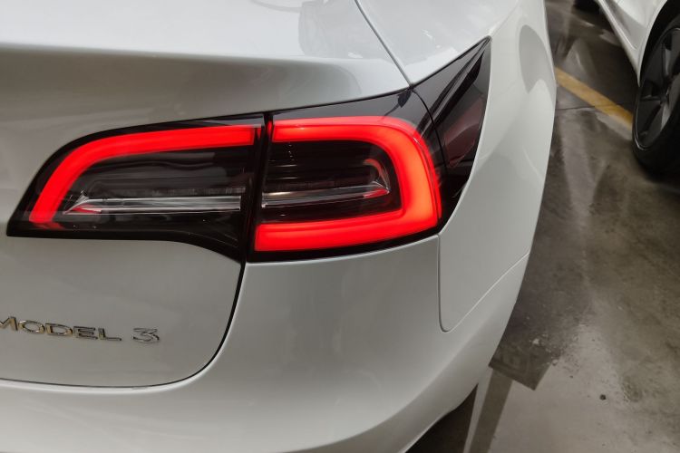 特斯拉 Model 3 2020款 标准续航后驱升级版车身外观6006