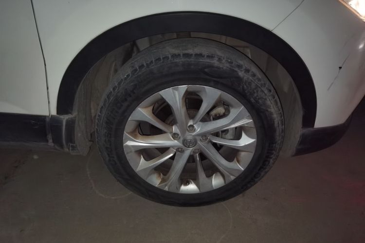 中华V3 2015款 1.5L 自动舒适型车身外观6007