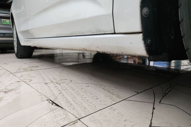 别克 威朗 2019款 三厢 15S 自动进取型局部细节9001