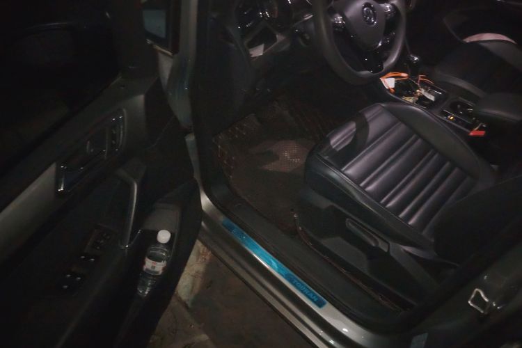 大众 2018款 途安L 280TSI DSG舒适版 7座 国VI中控内饰7003