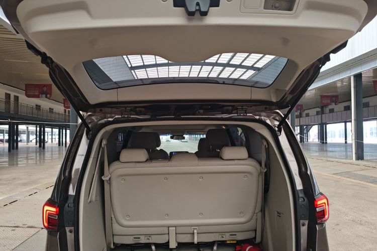 别克GL8 2021款 陆上公务舱 652T 舒适型局部细节23