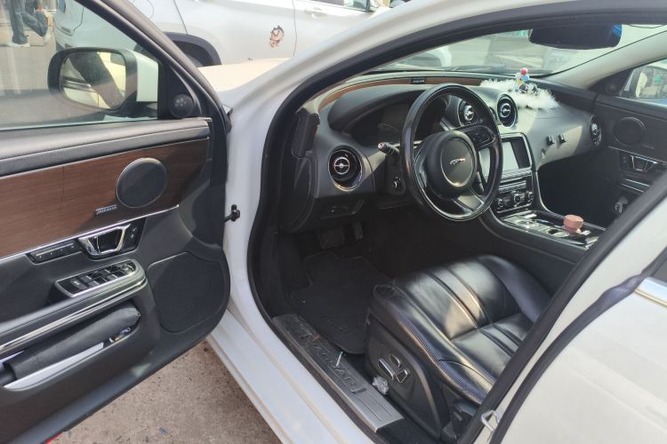 捷豹XJ 2015款 XJL 3.0 SC 典雅商务80周年典藏版中控内饰7003