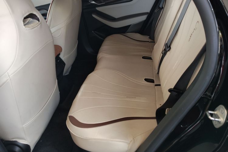 比亚迪 秦PLUS 2024款 荣耀版 DM-i 55KM领先型中控内饰21