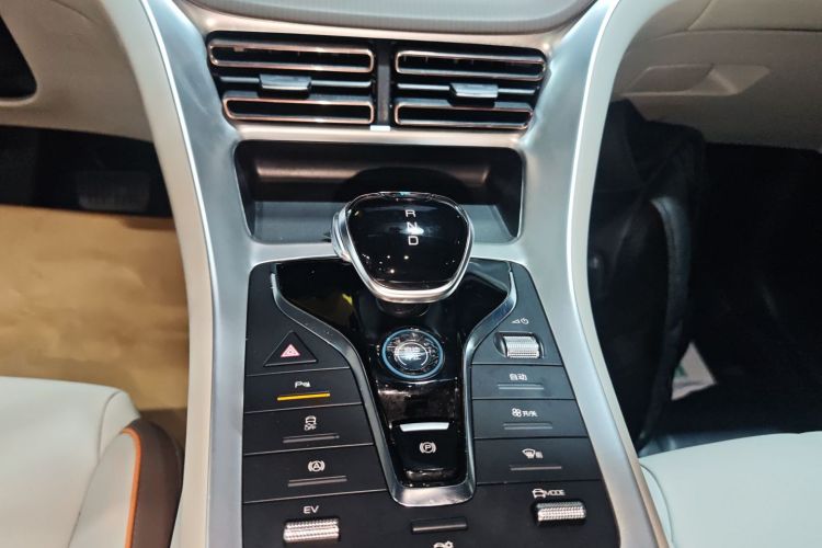 比亚迪 宋Pro新能源 2023款 冠军版 DM-i 71KM领先型中控内饰18