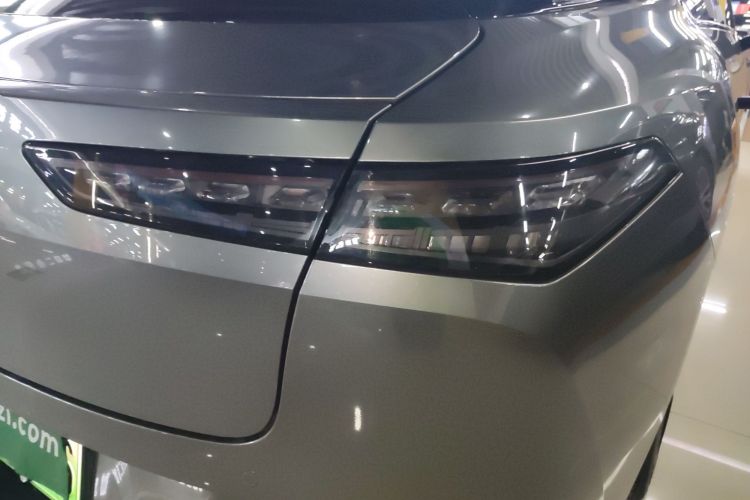 昊铂GT 2023款 560后驱七翼版车身外观9