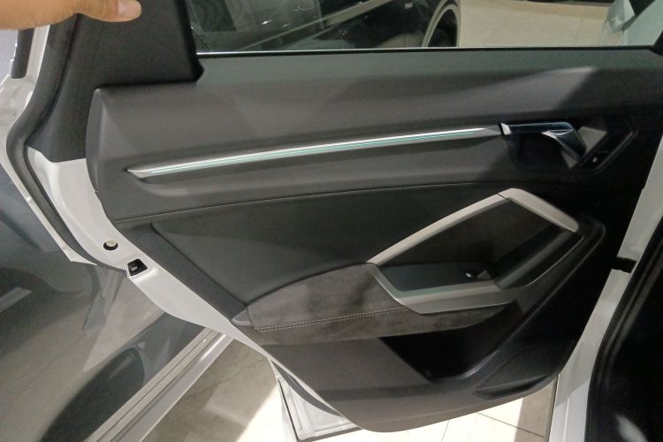 奥迪Q3 2022款 40 TFSI 时尚动感型中控内饰7008