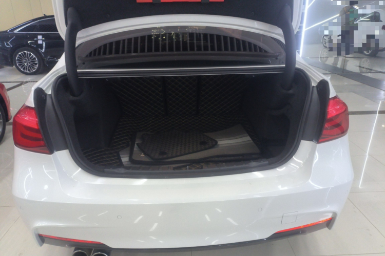 宝马3系 2018款 320i M运动套装机舱底盘23