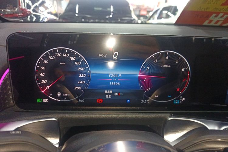 奔驰GLB 2024款 GLB 220 时尚型局部细节14