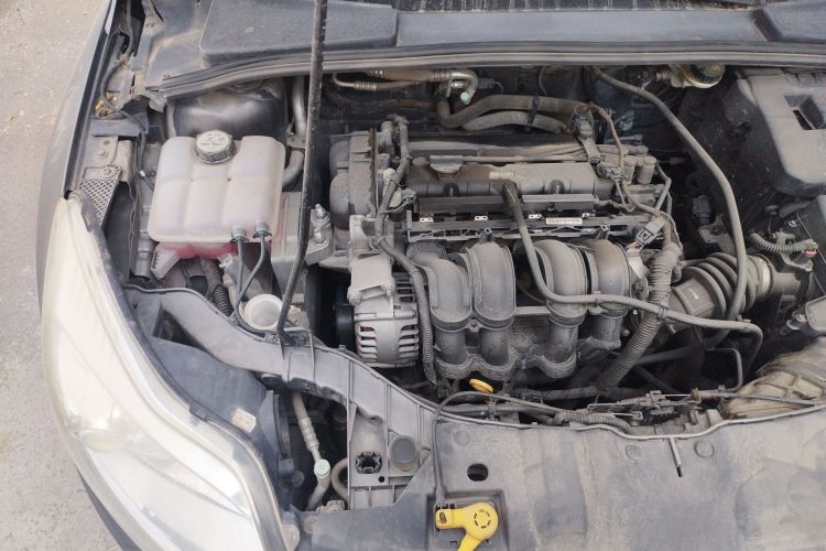 福特 福克斯 2012款 三厢 1.6L 手动舒适型机舱底盘25